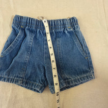 Load image into Gallery viewer, Vintage 90s Jean Shorts 2t
