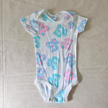 Load image into Gallery viewer, Vintage Carter's Bears Romper 6-9 months

