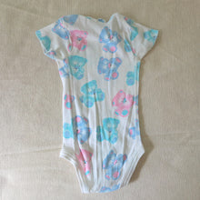 Load image into Gallery viewer, Vintage Carter's Bears Romper 6-9 months
