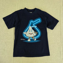 Load image into Gallery viewer, Vintage '96 Hershey's Kiss Tee 5t
