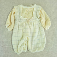 Load image into Gallery viewer, Vintage Cream Knit Bodysuit 3-6 months
