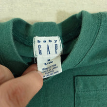 Load image into Gallery viewer, Vintage Gap Green Cotton Pocket Tee 6-12 months
