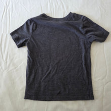 Load image into Gallery viewer, Old Navy Aladdin Genie Tee 5t
