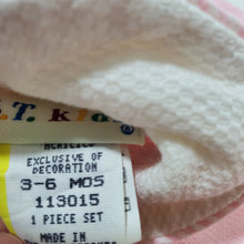 Load image into Gallery viewer, Vintage Ducks + Girl Pink Knit Bodysuit 3-6 months
