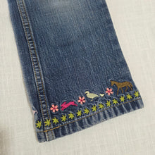 Load image into Gallery viewer, Vintage Gap Horse Flared Jeans 5t
