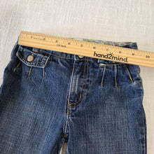 Load image into Gallery viewer, Vintage Gap Horse Flared Jeans 5t
