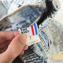 Load image into Gallery viewer, Vintage Acid Wash Jeans kids 7 *flaw
