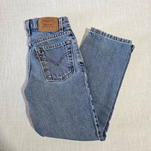 Load image into Gallery viewer, Vintage Levi's 550 Fit Jeans kids 10 SLIM

