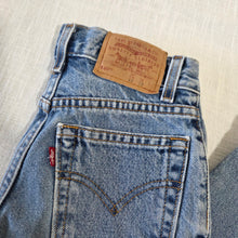 Load image into Gallery viewer, Vintage Levi's 550 Fit Jeans kids 10 SLIM
