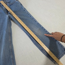 Load image into Gallery viewer, Vintage Levi's 550 Fit Jeans kids 10 SLIM
