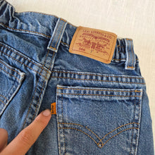 Load image into Gallery viewer, Vintage Levi's 566 Fit Jeans Orange Tab kids 6/7
