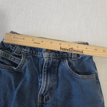 Load image into Gallery viewer, Vintage Levi's 566 Fit Jeans Orange Tab kids 6/7
