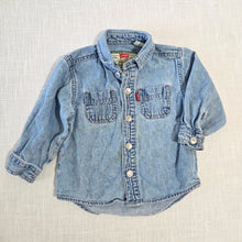 Load image into Gallery viewer, Vintage Levi's Denim Buttondown Shirt 18-24 months
