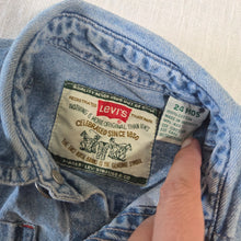 Load image into Gallery viewer, Vintage Levi's Denim Buttondown Shirt 18-24 months
