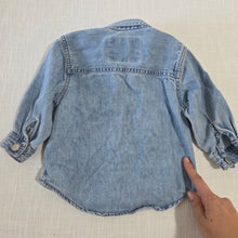 Load image into Gallery viewer, Vintage Levi's Denim Buttondown Shirt 18-24 months
