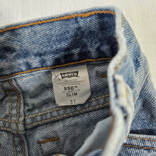 Load image into Gallery viewer, Vintage Levi's 550 Fit Jeans 3t SLIM
