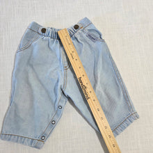 Load image into Gallery viewer, Vintage Guess Light Wash Jeans 6-9 months
