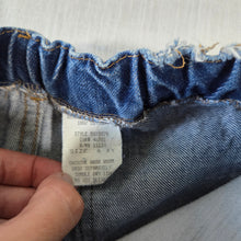 Load image into Gallery viewer, Vintage Guess Jean Shorts kids 6
