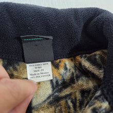 Load image into Gallery viewer, Vintage Molehill Camo Vest 3t
