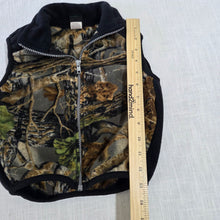 Load image into Gallery viewer, Vintage Molehill Camo Vest 3t
