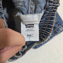 Load image into Gallery viewer, Vintage Levi's 566 Jeans Orange Tab kids 7
