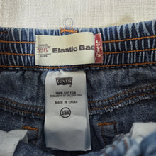 Load image into Gallery viewer, Y2k Levi's Blue Jeans 3-6 months
