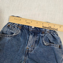 Load image into Gallery viewer, Vintage Levi's High Waisted Jean Shorts 3t
