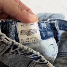 Load image into Gallery viewer, Vintage Levi's Jogger Jeans kids 7 *relaxed elastic
