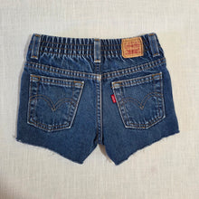 Load image into Gallery viewer, Vintage Levi's 526 Fit Cutoff Shorts 3t *relaxed elastic
