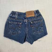 Load image into Gallery viewer, Vintage Levi's Cinched Cutoff Shorts 2t/3t
