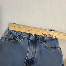 Load image into Gallery viewer, Vintage Levi's Cutoff Jean Shorts 5t/6
