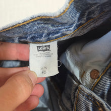 Load image into Gallery viewer, Vintage Levi's Cutoff Jean Shorts 5t/6
