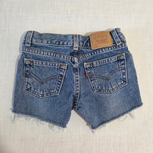 Load image into Gallery viewer, Vintage Levi's 514 Fit Cutoff Jean Shorts kids 8
