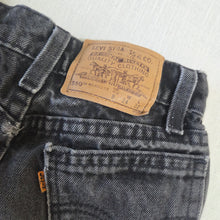 Load image into Gallery viewer, Vintage Levi's 550 Fit Cutoff Shorts Orange Tab kids 8
