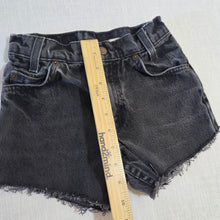 Load image into Gallery viewer, Vintage Levi's 550 Fit Cutoff Shorts Orange Tab kids 8
