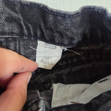 Load image into Gallery viewer, Vintage Levi's 550 Fit Cutoff Shorts Orange Tab kids 8
