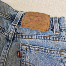 Load image into Gallery viewer, Vintage Levi's 550 Fit Cutoff Shorts kids 7
