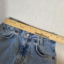 Load image into Gallery viewer, Vintage Levi's 550 Fit Cutoff Shorts kids 7
