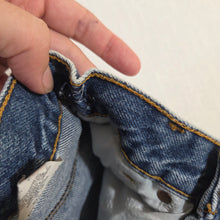 Load image into Gallery viewer, Vintage Levi's 550 Fit Cutoff Shorts 3t/4t
