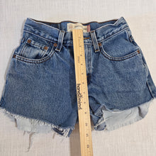 Load image into Gallery viewer, Vintage Levi's 550 Fit Cutoff Shorts kids 11
