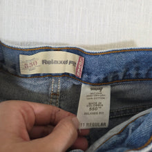 Load image into Gallery viewer, Vintage Levi's 550 Fit Cutoff Shorts kids 11
