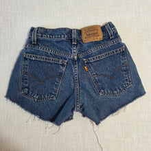 Load image into Gallery viewer, Vintage Levi's 565 Fit Cutoff Shorts Orange Tab kids 11
