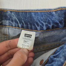 Load image into Gallery viewer, Vintage Levi's 565 Fit Cutoff Shorts Orange Tab kids 11
