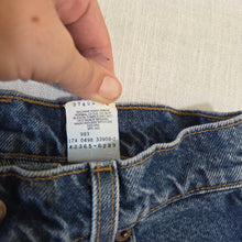 Load image into Gallery viewer, Vintage Levi's 565 Fit Cutoff Shorts Orange Tab kids 11
