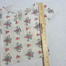 Load image into Gallery viewer, Vintage Flower Baskets + Bows Shirt 3t/4t
