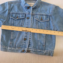 Load image into Gallery viewer, Vintage Blue Jean Jacket 5t/6
