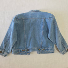 Load image into Gallery viewer, Vintage Blue Jean Jacket 5t/6

