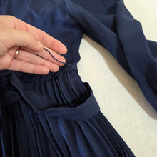 Load image into Gallery viewer, Vintage Classic Navy Dress kids 8
