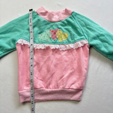 Load image into Gallery viewer, Vintage Hearts Pink/Green Sweater 2t
