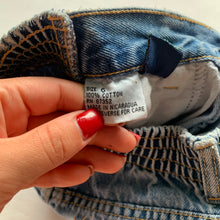 Load image into Gallery viewer, Vintage 90s Jean Shorts kids 6/8
